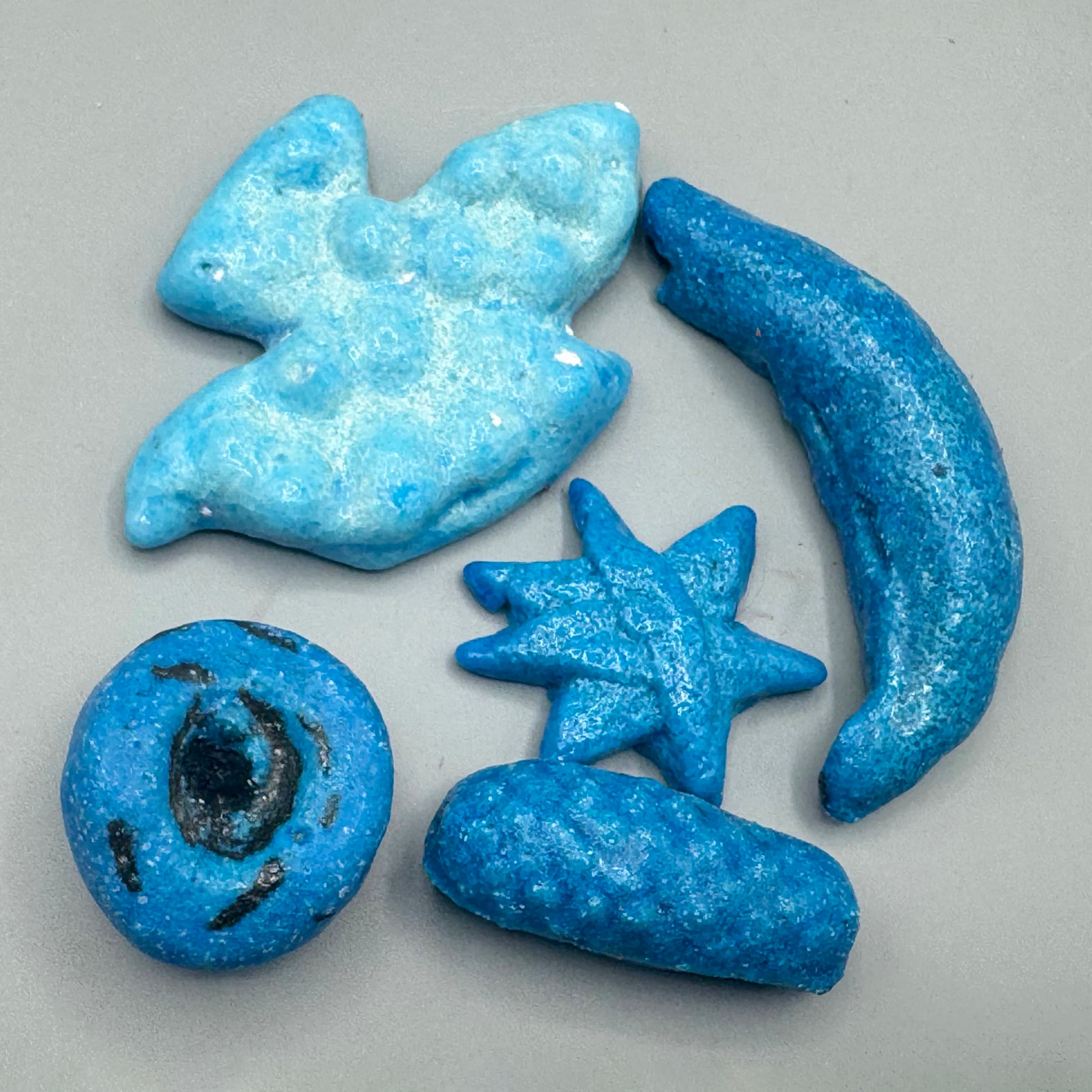Blue Food I, Amulet No. 24.