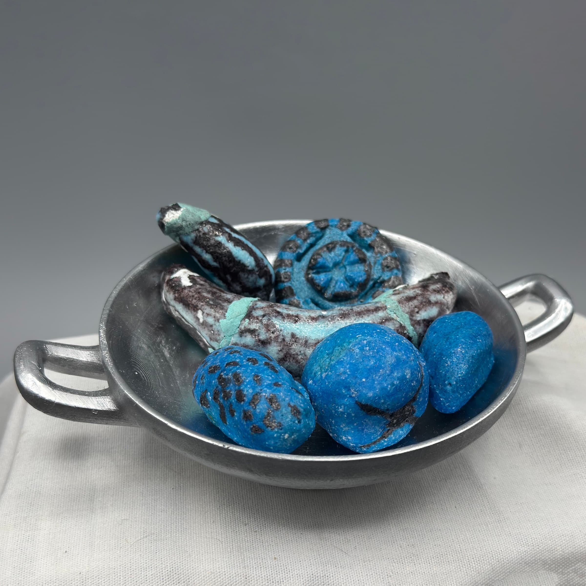 Blue Food II, Amulet No. 25.